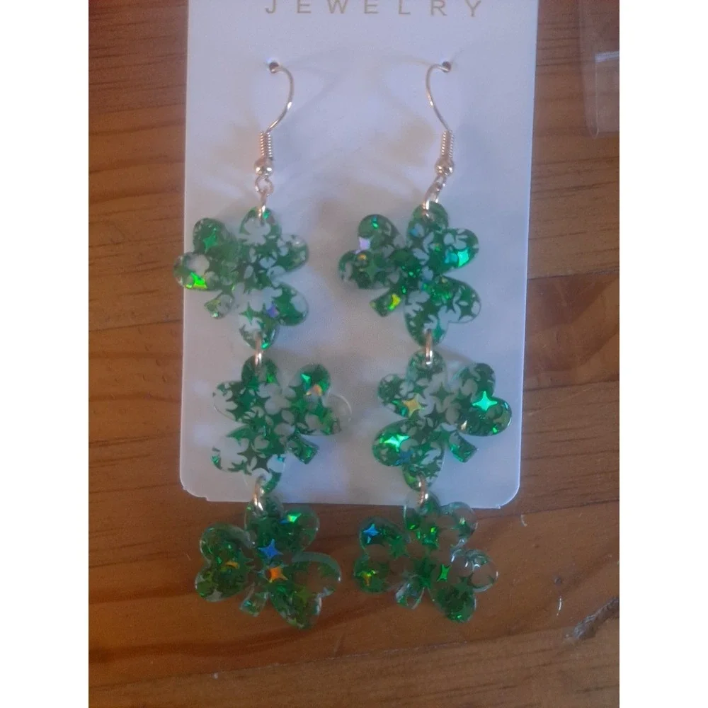 St Patricks Day‎ Dangling Green Clover Glitter Resin Post Earrings